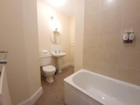 Cosy 1-bedroom cottage next to Combe Lodge Venue